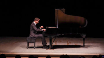 MAGNO CONCIERTO DEL PIANISTA VLADIMIR PETROV